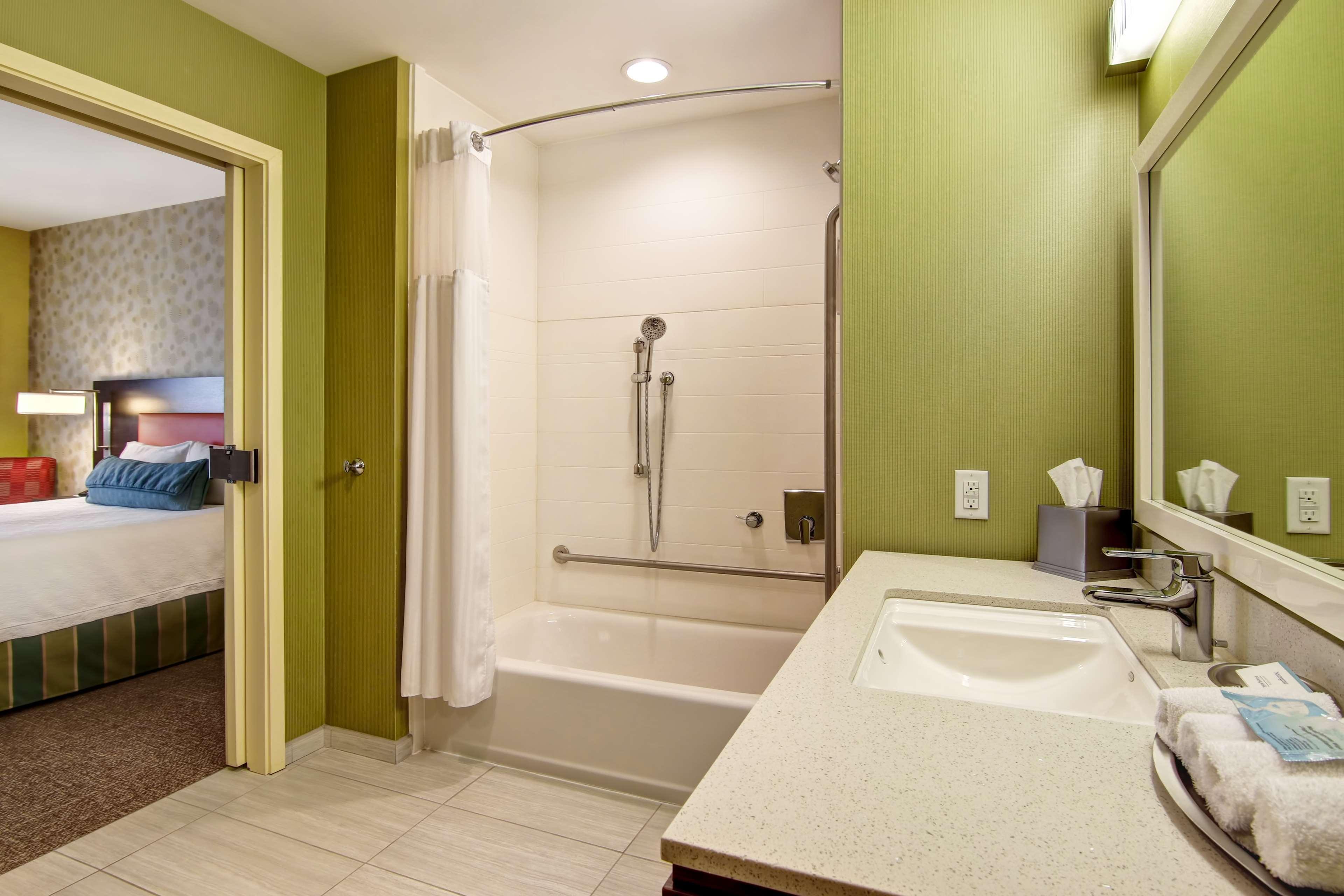 Home2 Suites By Hilton West Edmonton Extérieur photo