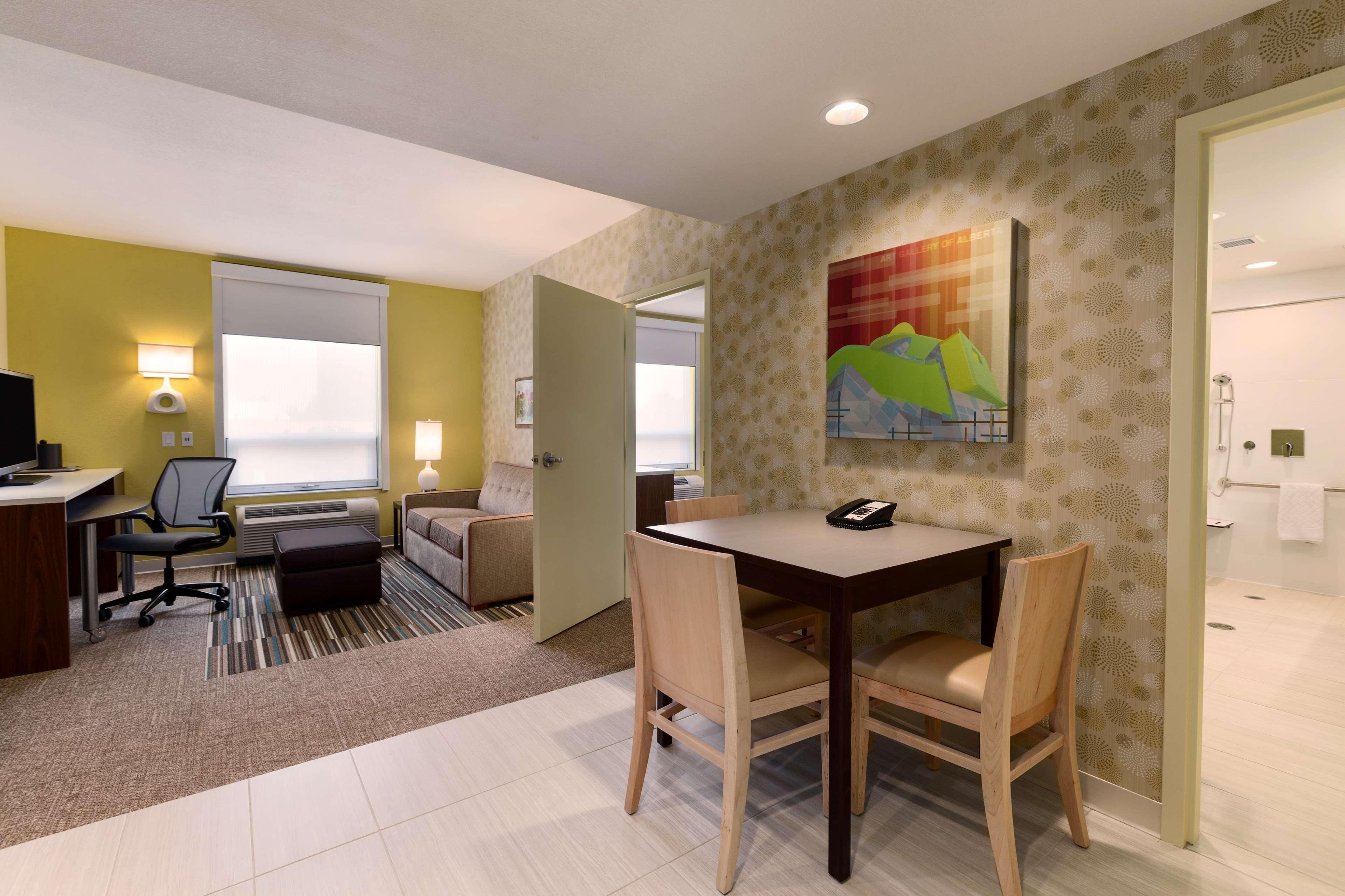 Home2 Suites By Hilton West Edmonton Extérieur photo