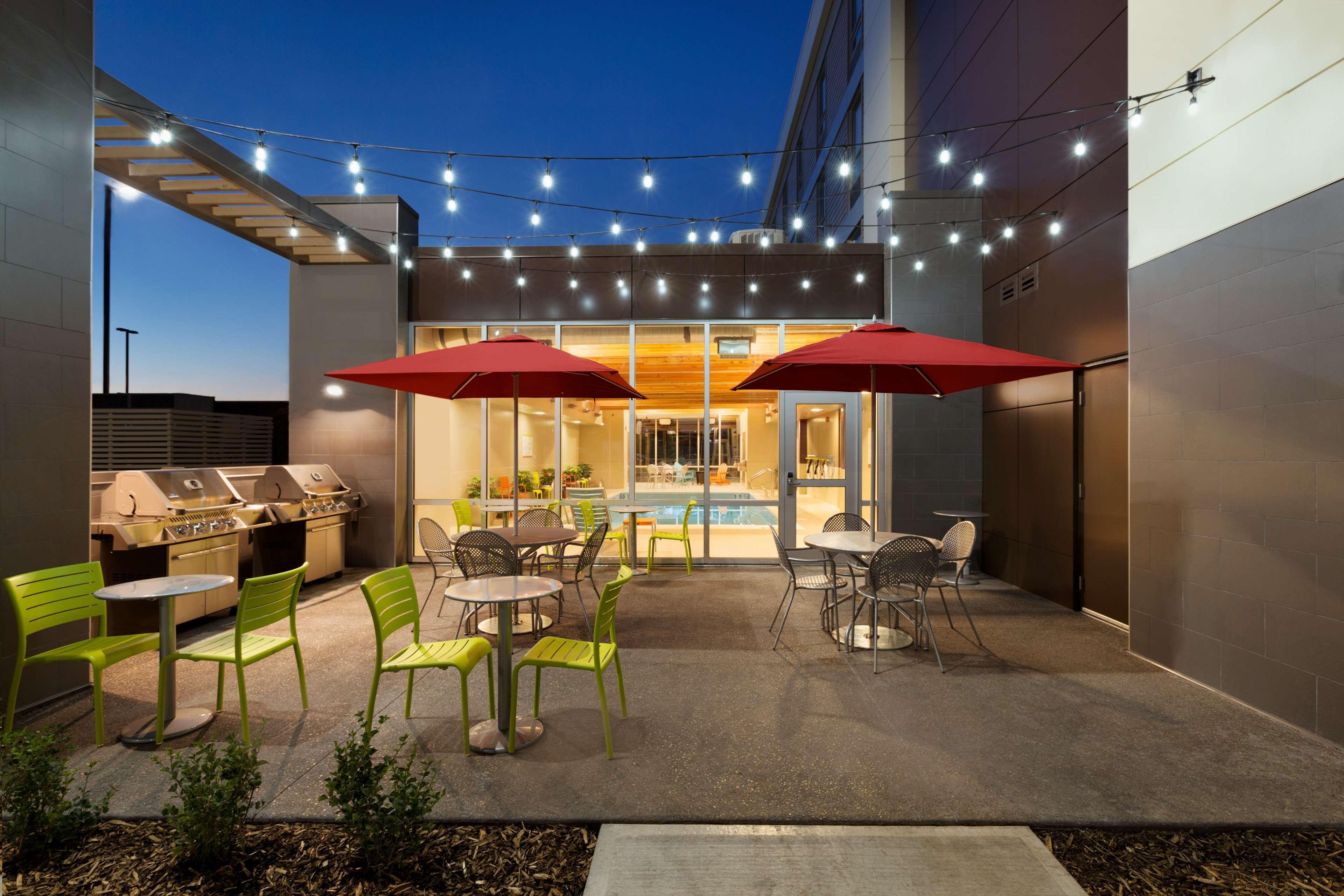 Home2 Suites By Hilton West Edmonton Extérieur photo