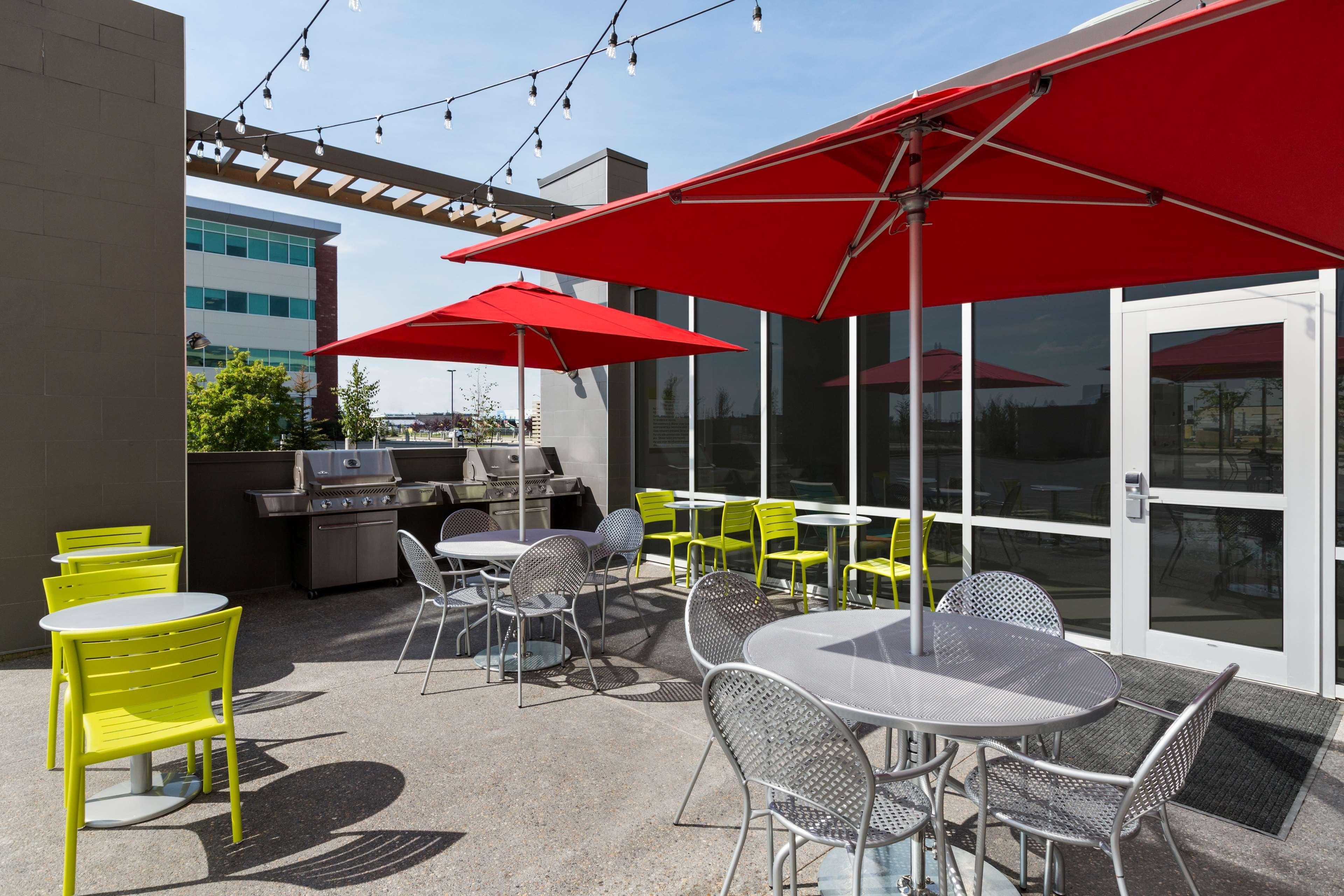 Home2 Suites By Hilton West Edmonton Extérieur photo