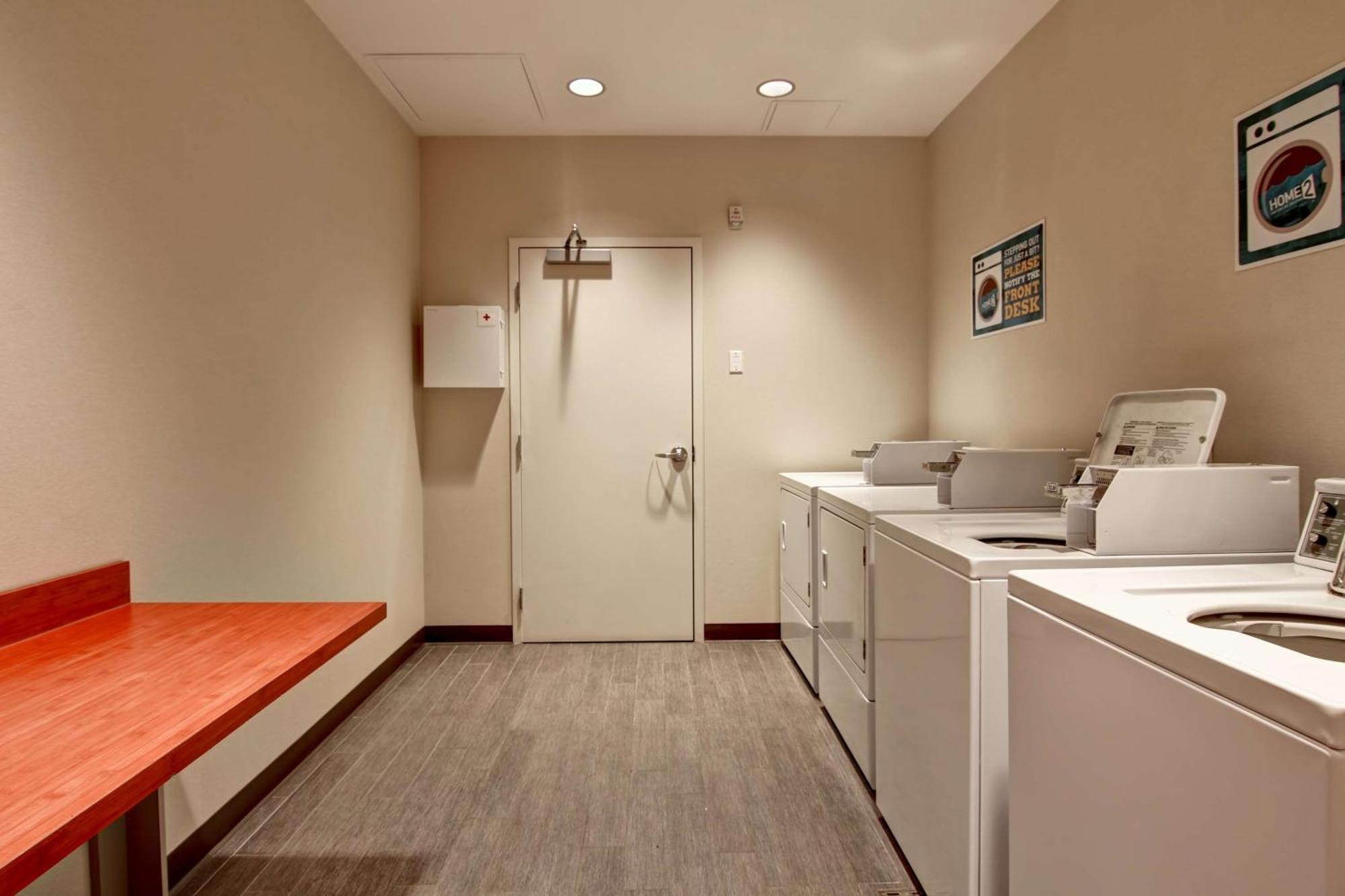 Home2 Suites By Hilton West Edmonton Extérieur photo