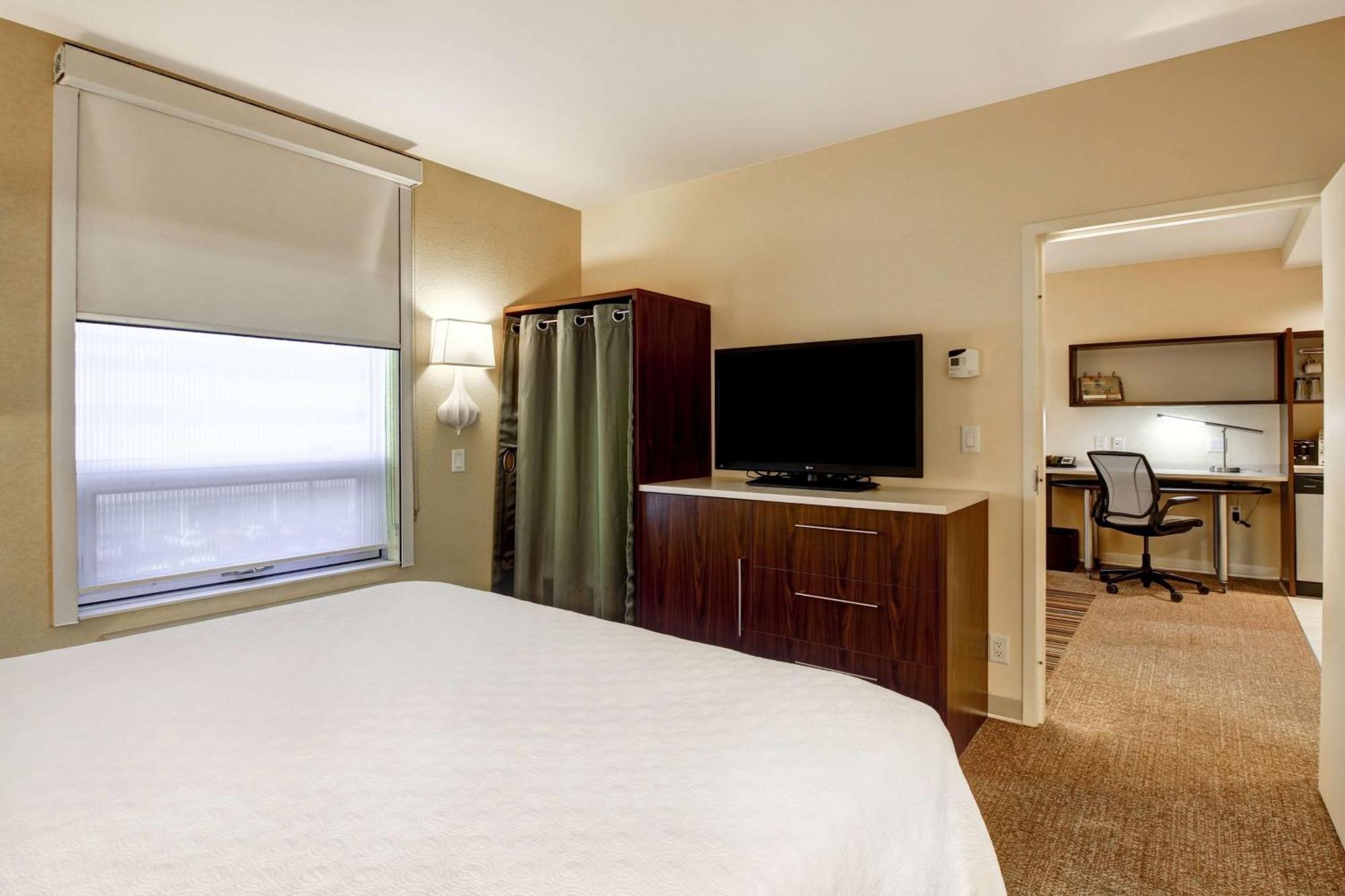 Home2 Suites By Hilton West Edmonton Extérieur photo